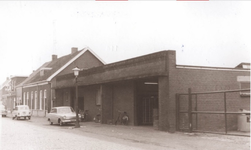 Getfertweg 114 bedrijfspand en 116-122 woningen 1967.jpg