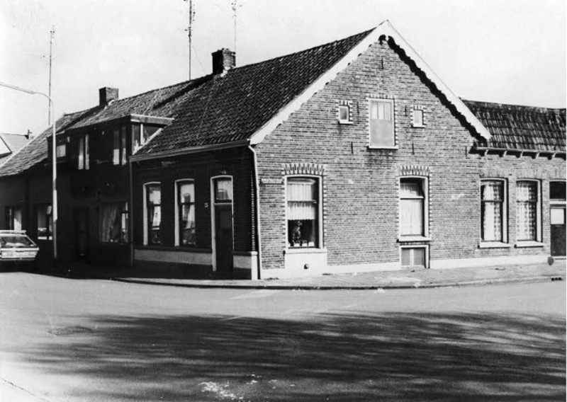 Getfertweg 141-147 woningen op de hoek met de Sumatrastraat.jpg