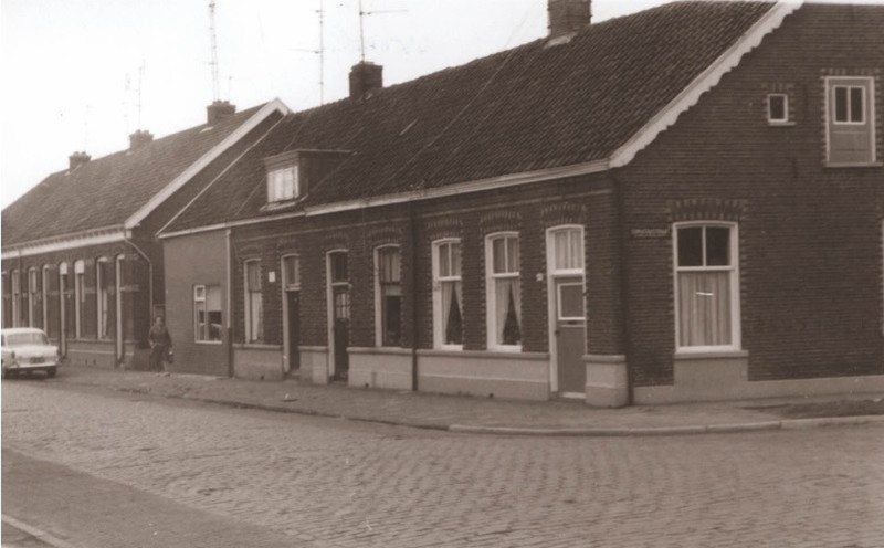 Getfertweg 141-147 woningen op de hoek met de Sumatrastraat 1967 bouwjaar 1890.jpg