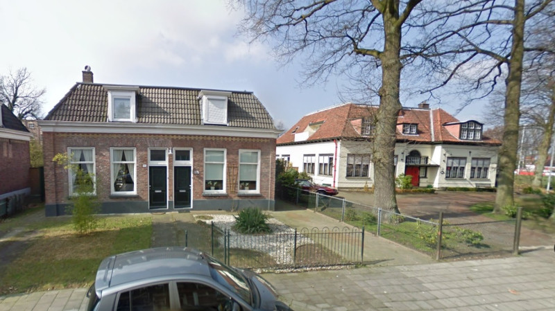 Goolkatenweg 113-115 woningen bouwjaar 1910 en rechts 117-119 vroegere fabrieksschool Rigtersbleek foto 2009.jpg