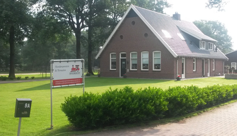 Goorsedijk 9-9a Boekelo nu hondenpension Spoorzicht.jpg