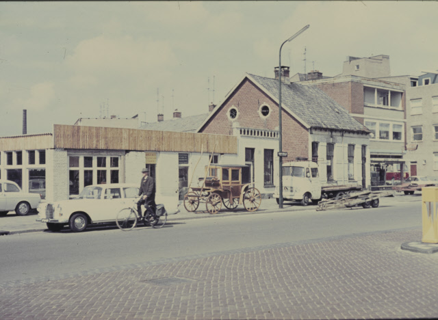 Kuipersdijk 36-38 Het laatste restant van oude bebouwing tegenover de Spelbergsweg 30-4-1969.jpeg