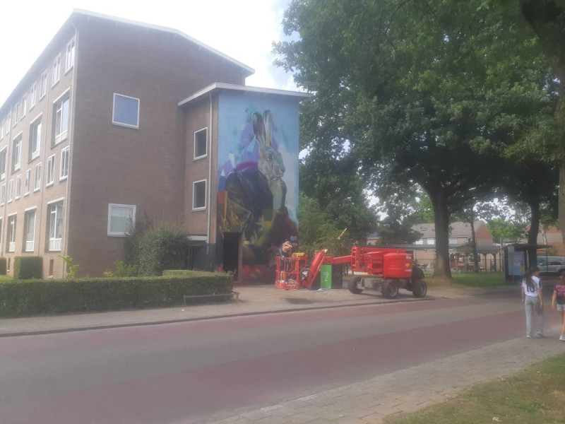 Ferdinand Bolstraat 20-40 muurschildering 9-8-2025.jpg
