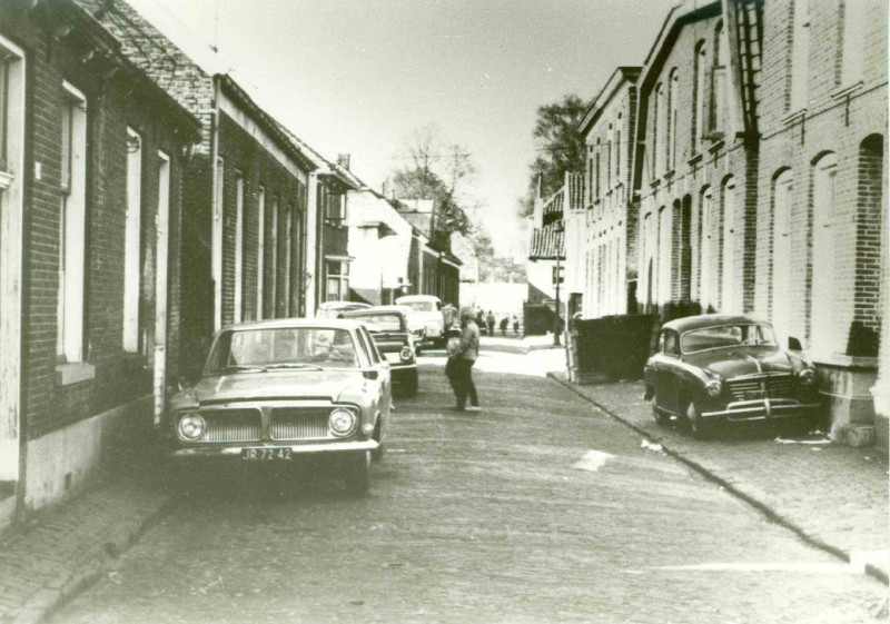 Gronausedwarsstraat 23-33 rechts woningen 1960.jpg
