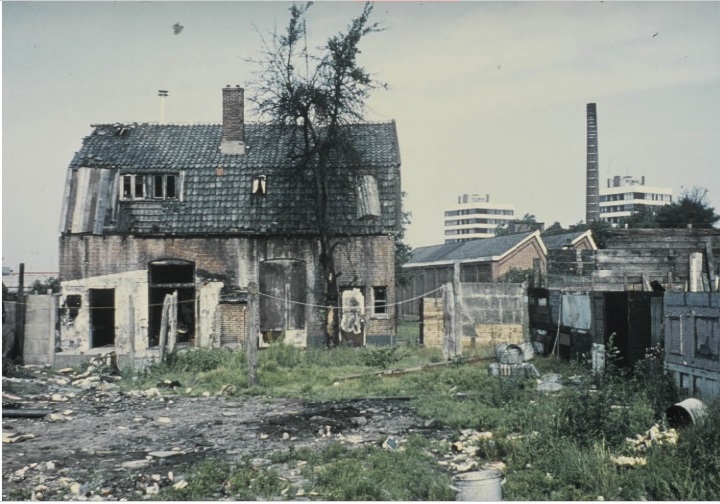 Gronausedwarsstraat Gezien in de richting van de stad.jpg