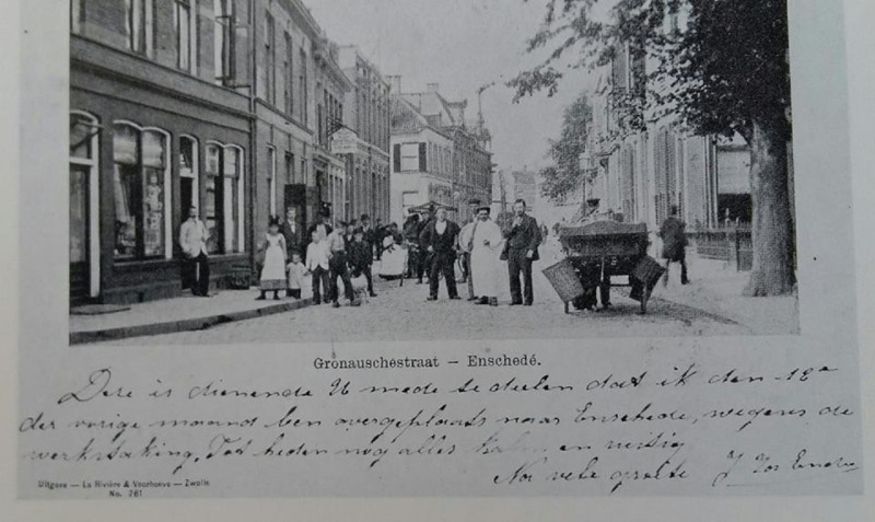 Gronausestraat 15 Bij de boom rechts huis fam. Elderink.jpg