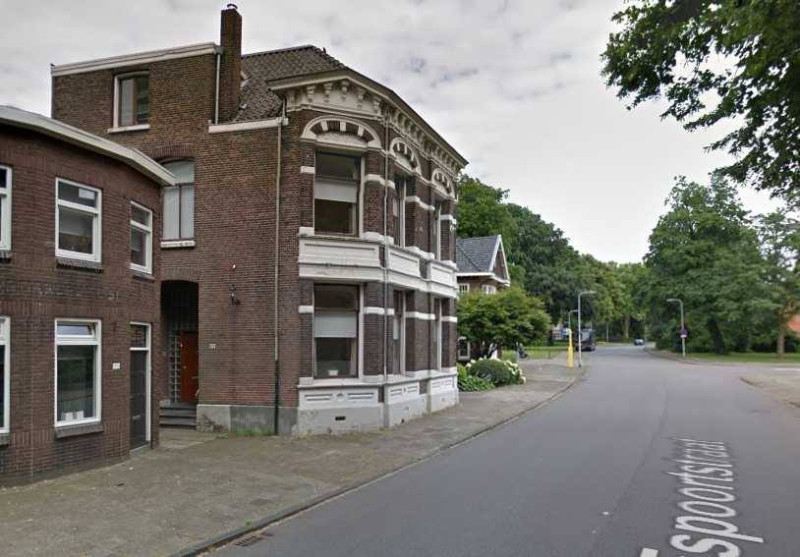 Espoortstraat 175 vroeger Gronausestraat 83 hoek C.F. Klaarstraat rechts.jpg