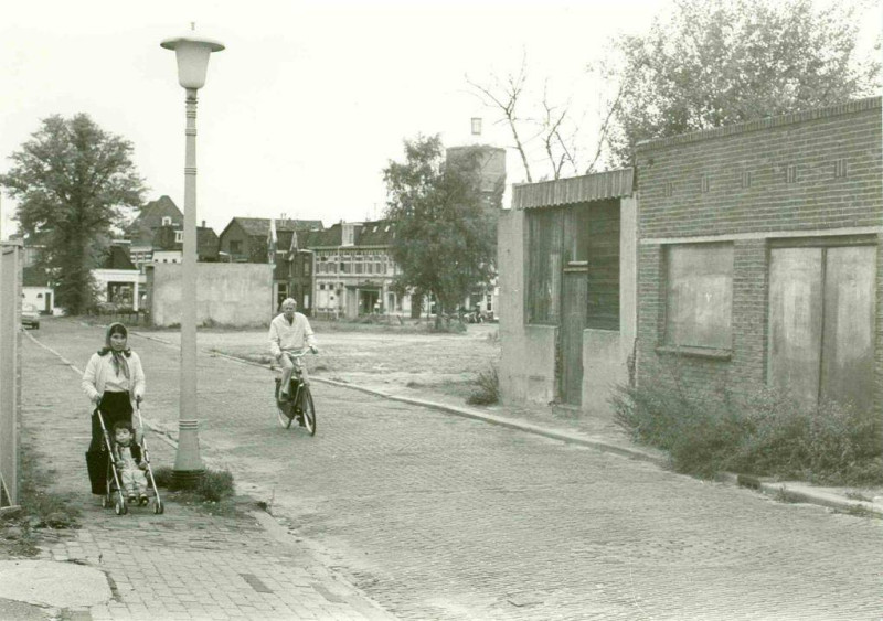Gronausevoetpad 5 richting Lipperkerkstraat 42 foto 1982.jpg