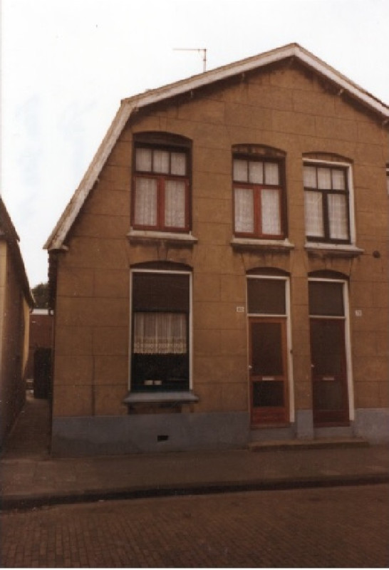 Gronausevoetpad 78-80 bouwjaar 1905 foto 1980.jpg