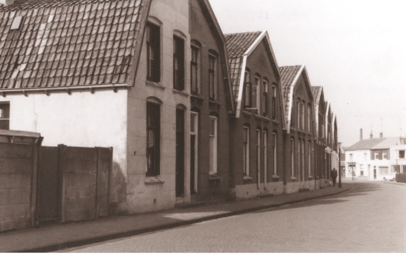 Gronausevoetpad 82-84 foto jaar 1967.jpg