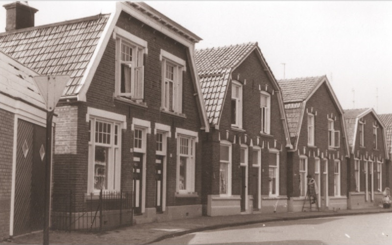 Gronausevoetpad 102-112 foto 1967.jpg