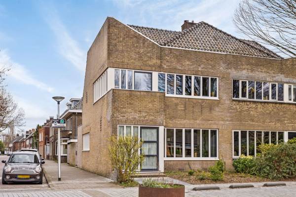 H.B. Blijdensteinlaan 24 hoek Doctor Benthemstraat bouwjaar 1921.jpg