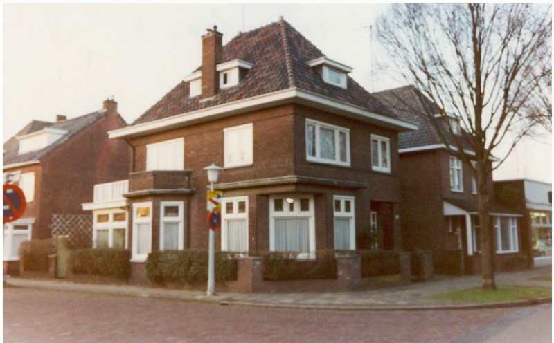 H.B. Blijdensteinlaan 31 hoek Dr. Benthemstraat bouwjaar 1935 foto 1991.jpg