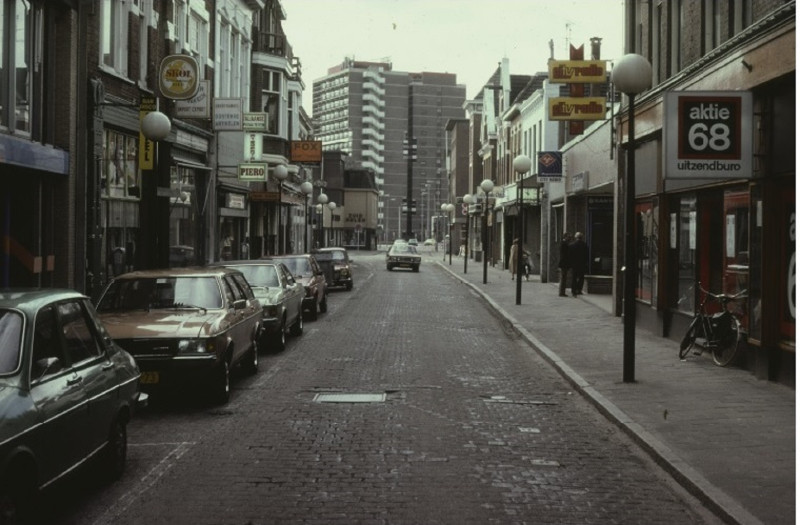 Haaksbergerstraat 30 Rechts uitzendbureau Aktie 68, City Radio, bruidskleding Mode Chic  1978.jpg