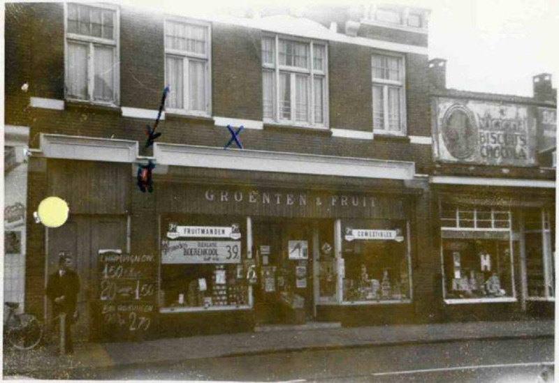 Haaksbergerstraat 49-51 Groenten en fruit De Groot vroeger pand Garritsen. winkel tegenover Emmastraat.jpg
