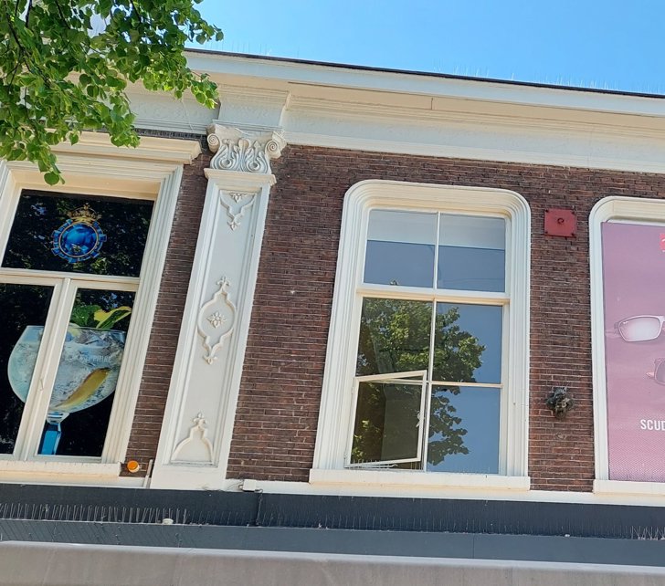 Oude Markt 6 pand Bluff met tramhaak.jpg