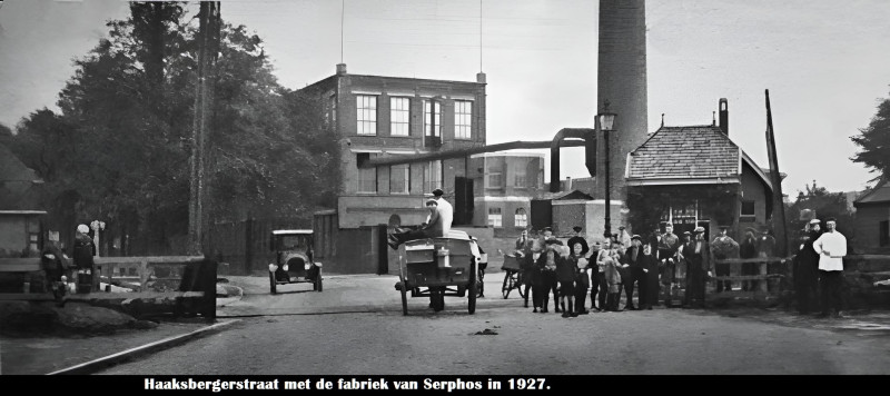 Haaksbergerstraat 97 met Serphos in 1927..jpg