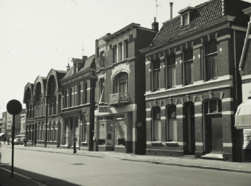 Haaksbergerstraat 86-104 panden 8-9-1971.jpg