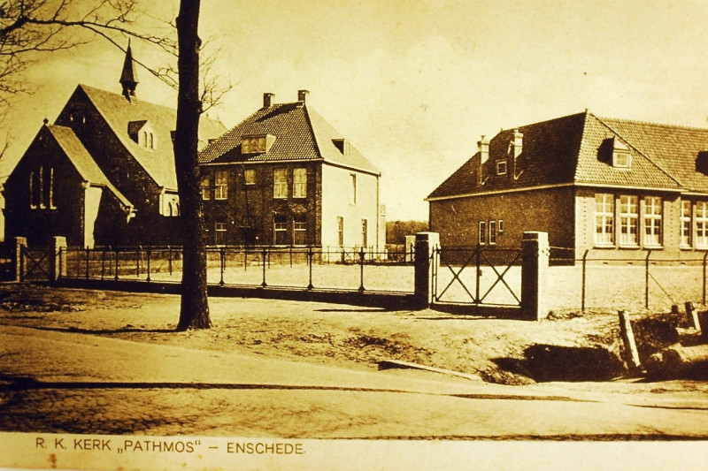 Haaksbergerstraat 209-211 later 251-253 R.K. Kerk st. Jan Pathmos.JPG