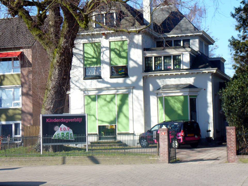 Haaksbergerstraat 236  kinderdagverblijf Hebbes vroeger villa van reclamebureau.jpg