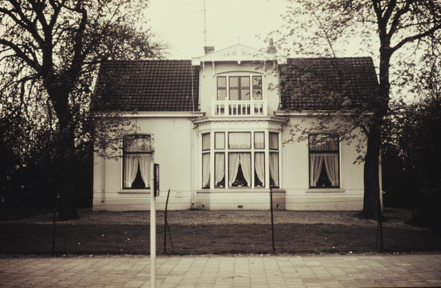 Haaksbergerstraat 242 Villa Nijkamp hoek Veldkampstraat 1.jpeg