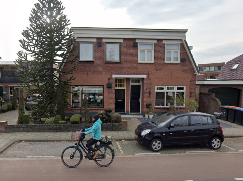 Haaksbergerstraat 367-369 foto 2022 vroeger 323-325.jpg
