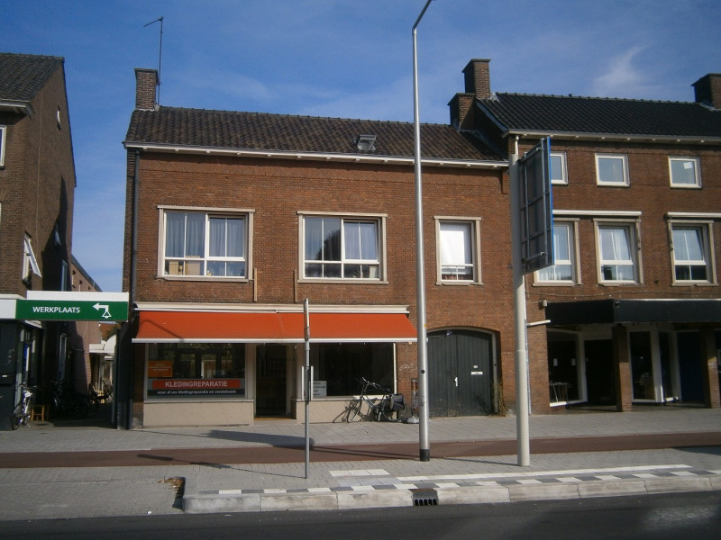 Haaksbergerstraat 338 kledingreparatie.JPG