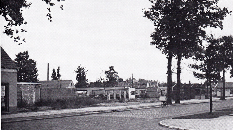 Haaksbergerstraat 360-366 in 1945 Voorstad vanaf Getfertsgl na bombardement 22.2.44.jpg