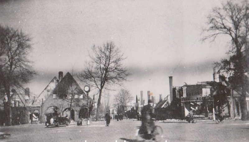 Haaksbergerstraat 368 kiffen na bombardement.jpg