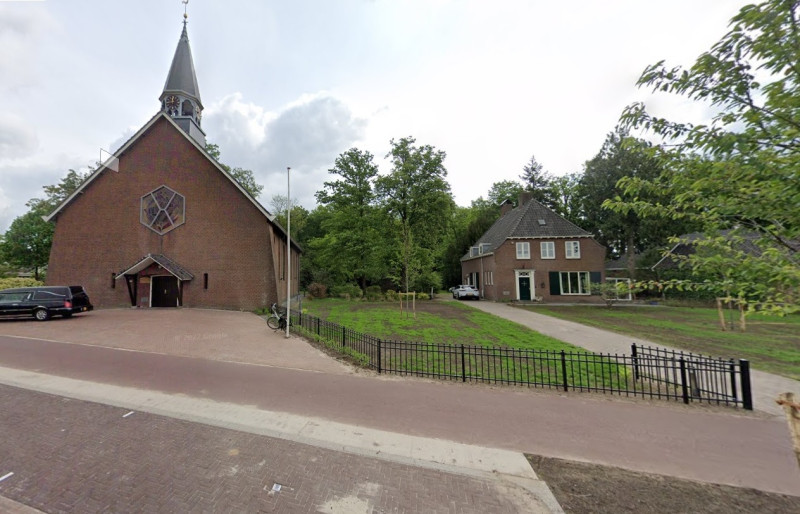 Haaksbergerstraat 815-817 Usselo N.H. Kerk  en woning foto mei 2022.jpg
