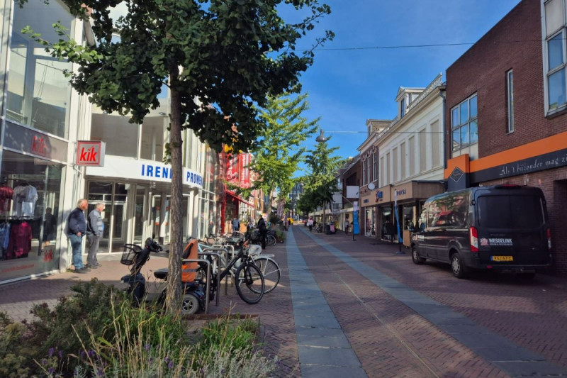De Heurne 41 kledingzaak KiK-Enschede-weg-uit-De-Heurne 30-9-2025.jpeg