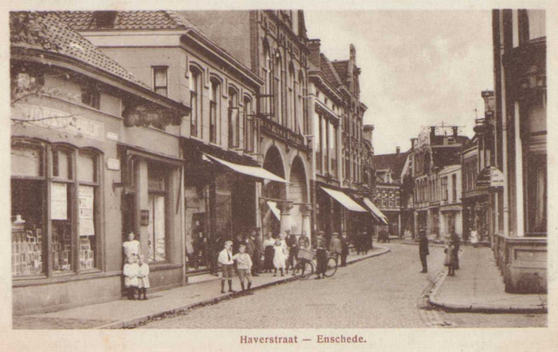 Haverstraat 36-38-40-48 links foto 1919.jpg