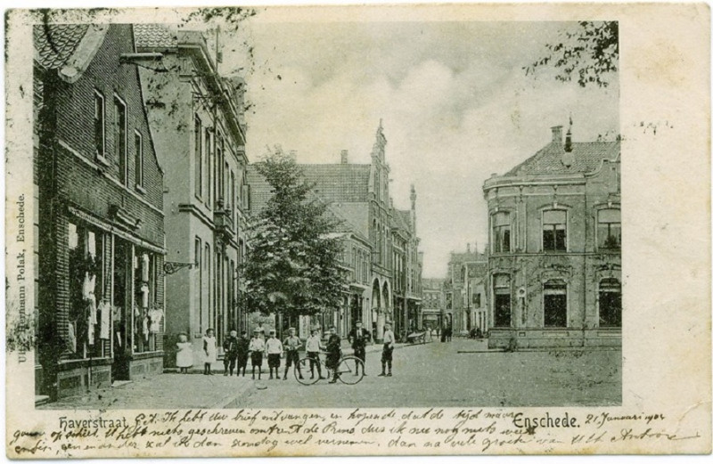 Haverstraat 48 hoek Markt 24 rechts kantoor Heek & Co 1904.jpg