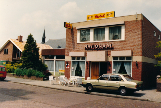 Heldersplein 20-22 cafe Nationaal. juni 1987..jpeg