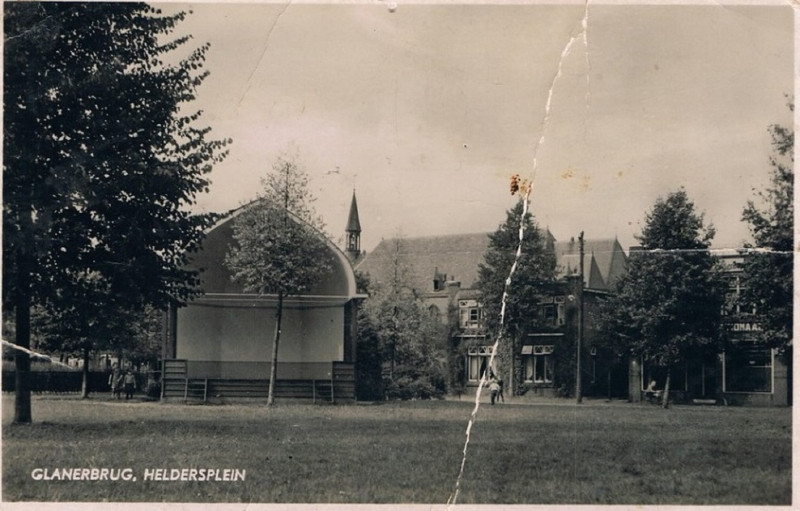 Heldersplein 20-22 Glanerbrug 1950.jpg