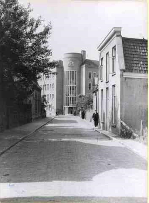 hengelosedwarsstraat 7 richting Hengelosestraat belastingkantoor 1943.jpg