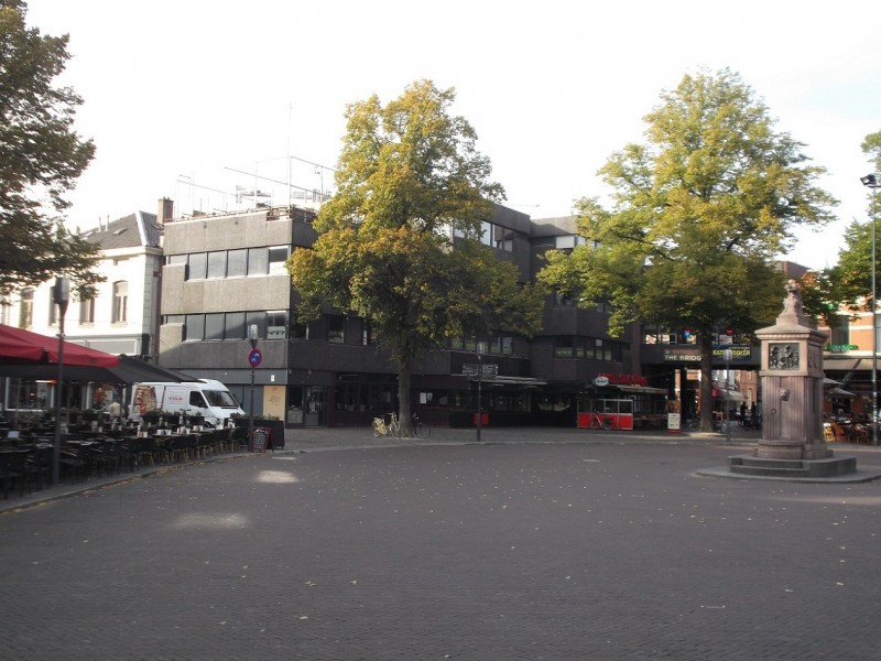 Oude Markt brandmonument.JPG