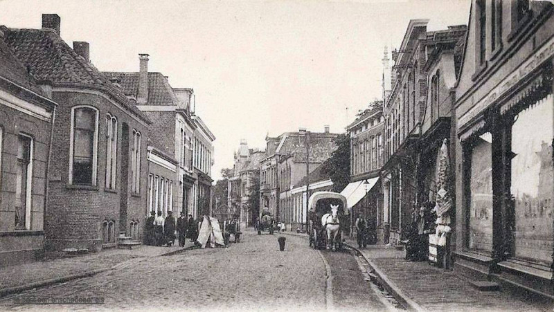 Hengelosestraat 9 richting de klok op het Atjehplein, oftewel het stationsplein..jpg