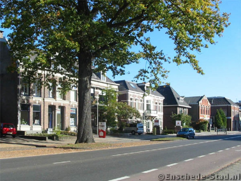 Hengelosestraat 82, 84, 86, 88 tegenover Schuttersveld.jpg