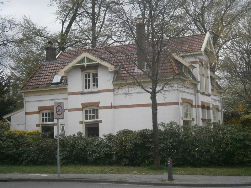 Hengelosestraat 107-109 hoek Fortuinstraat dienstwoning bij villa Schuttersveld rijksmonument.JPG