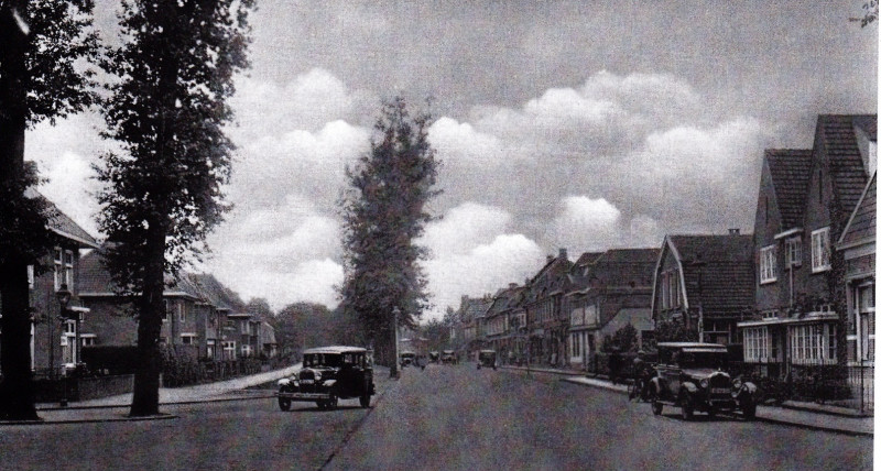 Hengelosestraat 142-144-146 rechts  .t Zwik hoek Boddenkampsingel links hoek Tubantiasingel 1937.jpg