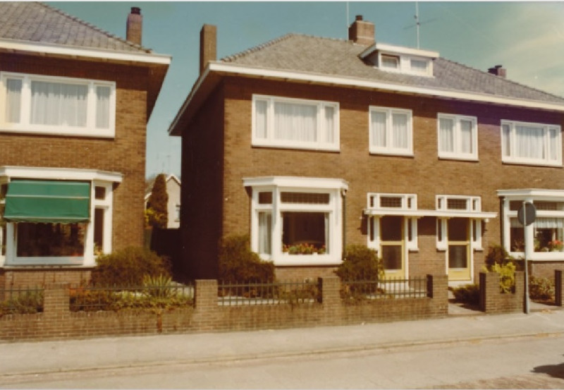 Hengelosestraat 254-256  woningen bouwjaar 1932 foto 1977.jpg