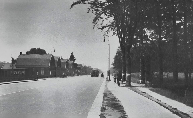 Hengelosestraat 327-345 woningen links foto 1941.jpg