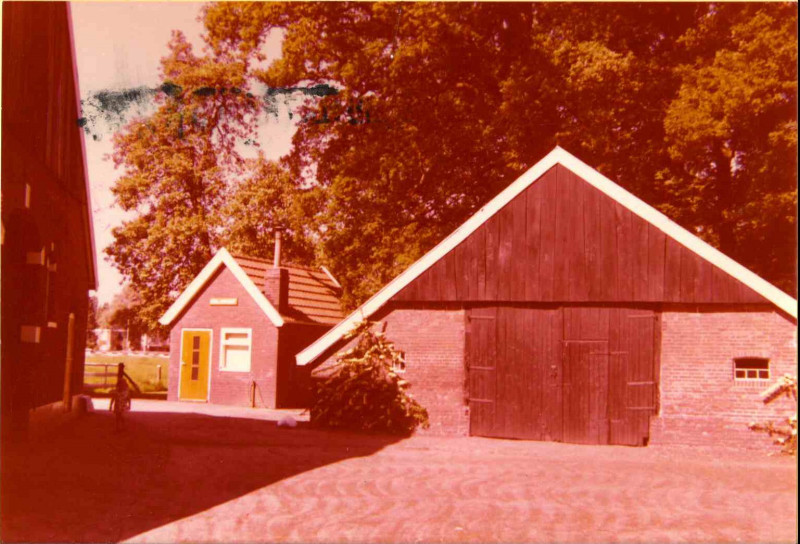 Hengelosestraat 448 Boerderij met schuur, bord met tekst Gem. Lonneker 1976.jpg