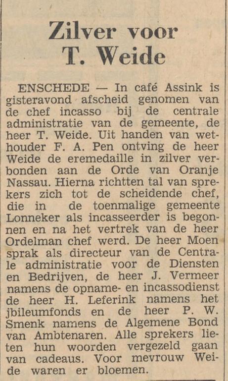 T. Weide chef Gemeentelijke Incassodienst krantenbericht Tubantia 30-10-1964.jpg