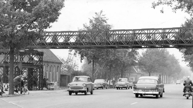 Hengelosestraat 587-589 Bruggenmorsweg Baileybrug nabij de Bruggenmorsweg voor nieuwbouw THT.jpg