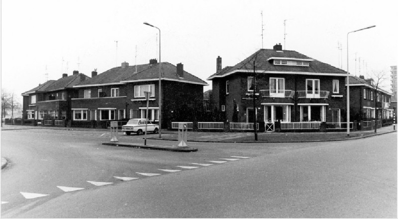 Höfteweg 2-10 hoek Burgemeester van Veenlaan Tuindorp Broekheurne.jpg