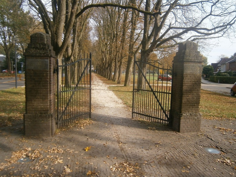 Hoge Boekelerweg 153 poort Erve Spiele (2).JPG
