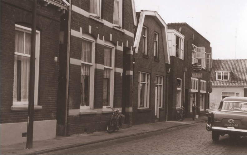 Reudinkstraat 53 hoek Hoge Bothofstraat 80 woningen 1967.jpg