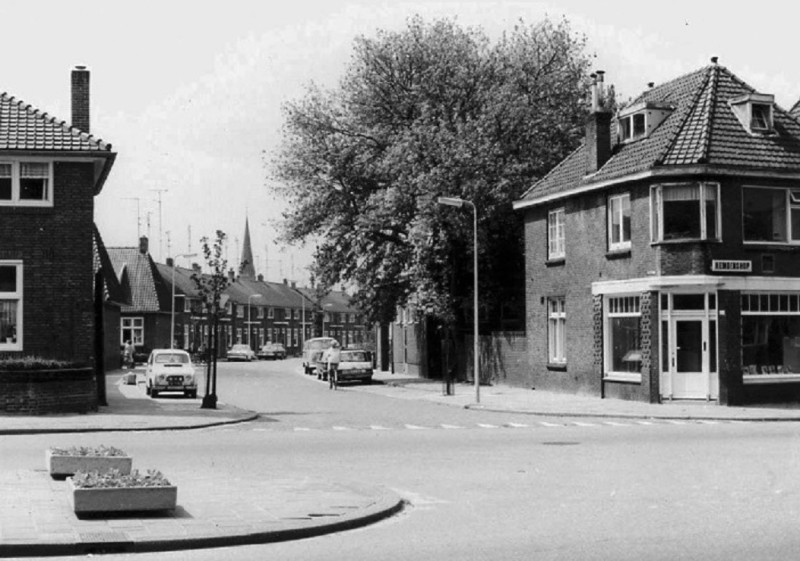 Tulpstraat 69 rechts. wijk Laares, gezien vanaf de Laaressingel.jpg